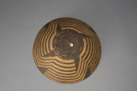 Pima%20artist%2C%20%3Cb%3E%3Ci%3E%20Basket%3C%2Fi%3E%3C%2Fb%3E%2C%201900%2F1920%2C%20willow%2C%20devil%27s%20claw%2C%20and%20grass%2C%20Gift%20of%20Mrs.%20Ferdinand%20C.%20Smith%20and%20Mr.%20L.%20Hawley%20Hoffman%2C%20no%20known%20copyright%20restrictions%2C%2043.1.83